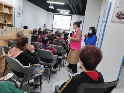 郫都區(qū)唐昌鎮(zhèn)鳴鳳社區(qū)家長(zhǎng)學(xué)校 共建和諧家庭，助力孩子成長(zhǎng)