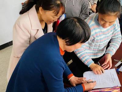 聯(lián)通家校，共架金橋——輝縣市常村鎮(zhèn)中心學(xué)校第七屆家委會(huì)成立暨家庭教育咨詢(xún)服務(wù)啟動(dòng)